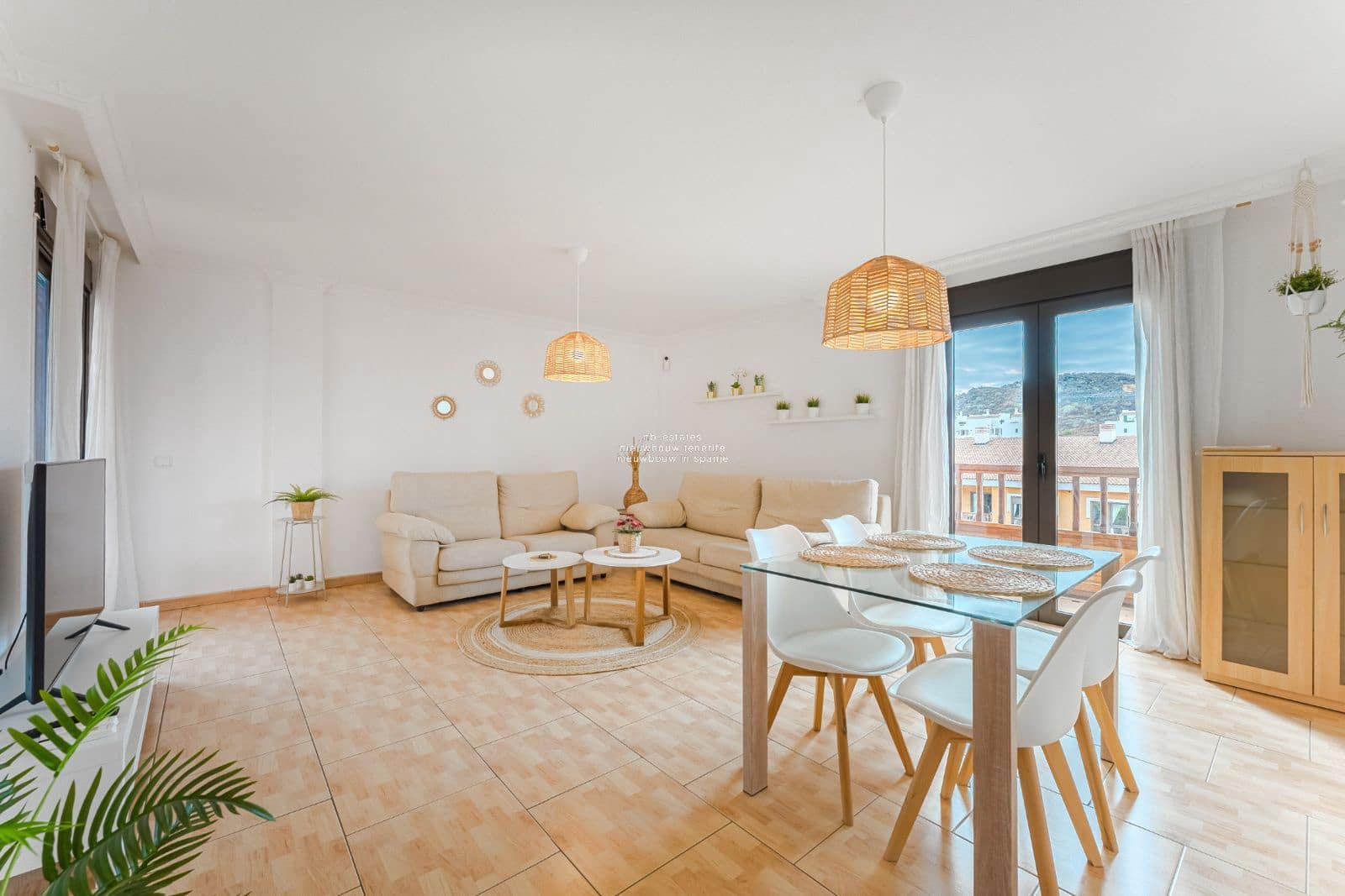 Piso de 2 habitaciones en Palm-Mar en venta con garaje - 359.000 € (Ref: 9402707)