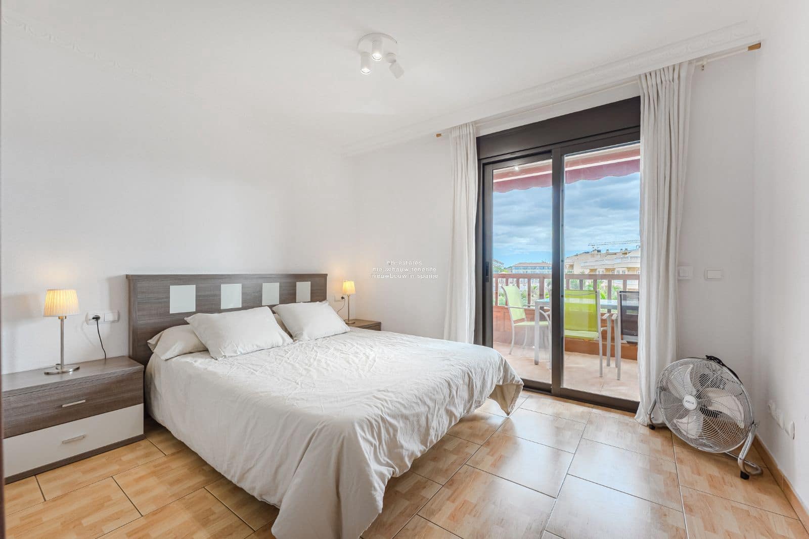 Piso de 2 habitaciones en Palm-Mar en venta con garaje - 359.000 € (Ref: 9402707)