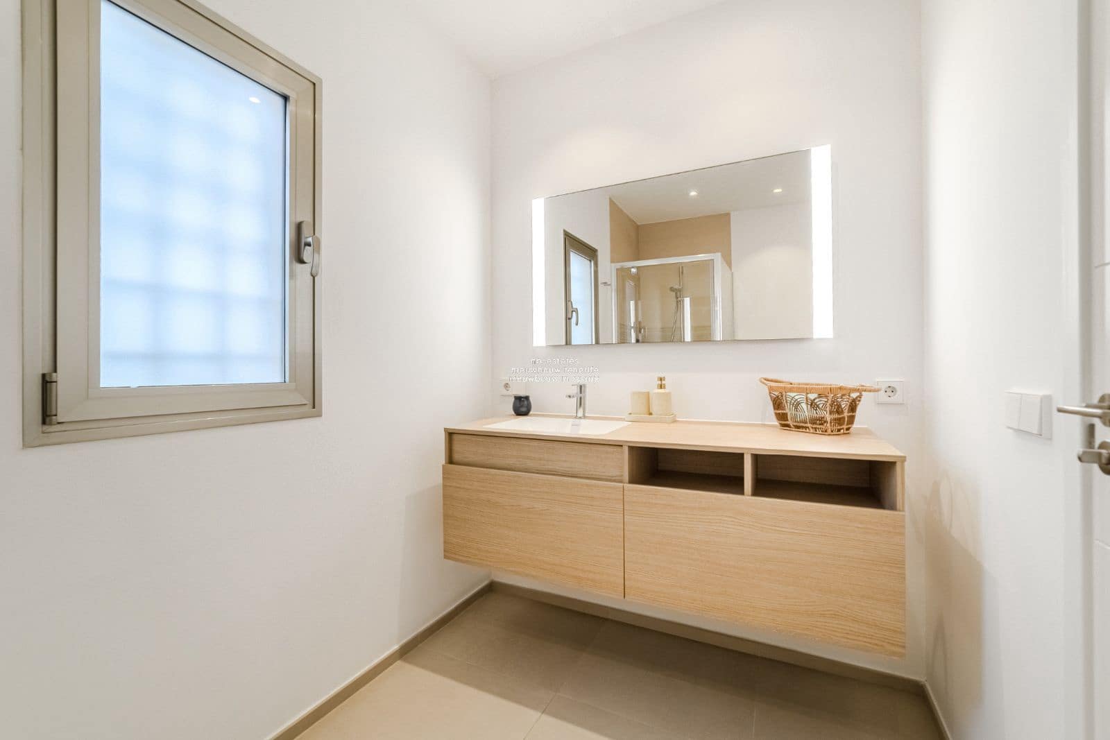 2 makuuhuone Asunto myytävänä paikassa Palm-Mar mukana uima-altaan 
autotalli - 595 000 € (Ref: 9428758)