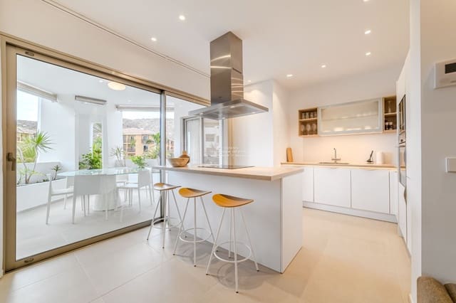 2 slaapkamer Flat te koop in Palm-Mar, Arona met zwembad garage - € 595.000 (Ref: 9428758)