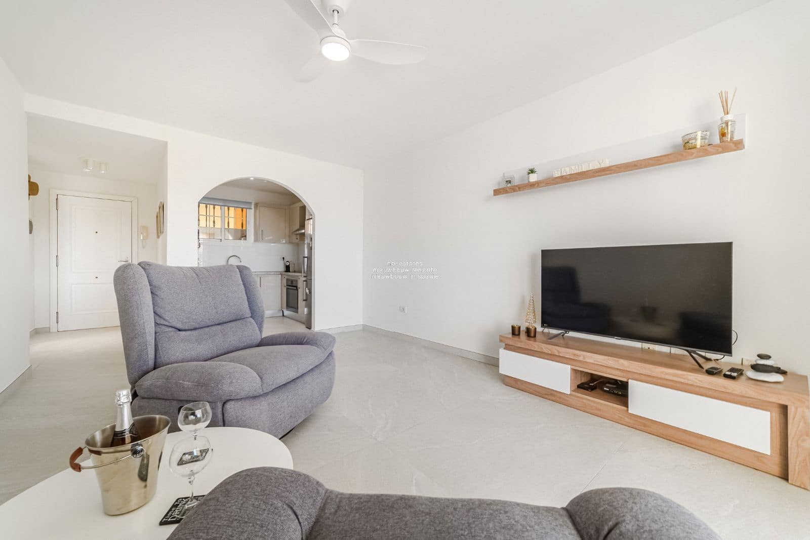 1 slaapkamer Flat te koop in Palm-Mar met zwembad garage - € 455.000 (Ref: 9436406)
