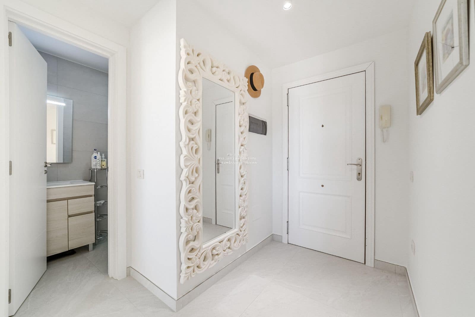 1 slaapkamer Flat te koop in Palm-Mar met zwembad garage - € 455.000 (Ref: 9436406)