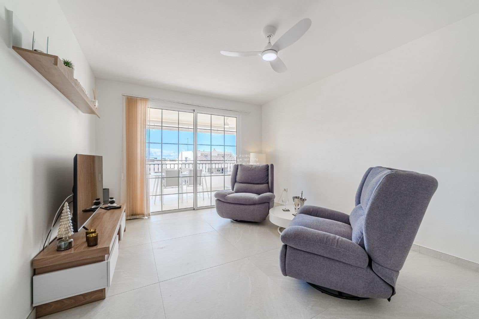 1 slaapkamer Flat te koop in Palm-Mar met zwembad garage - € 455.000 (Ref: 9436406)