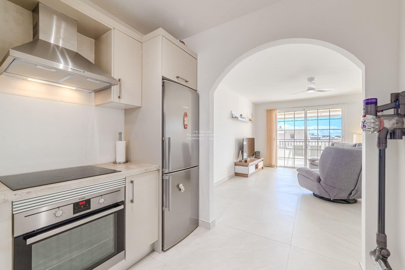 1 slaapkamer Flat te koop in Palm-Mar met zwembad garage - € 455.000 (Ref: 9436406)