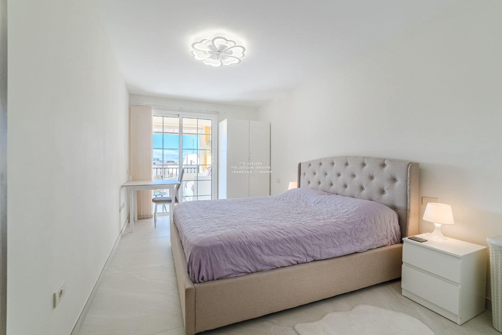 1 slaapkamer Flat te koop in Palm-Mar met zwembad garage - € 455.000 (Ref: 9436406)