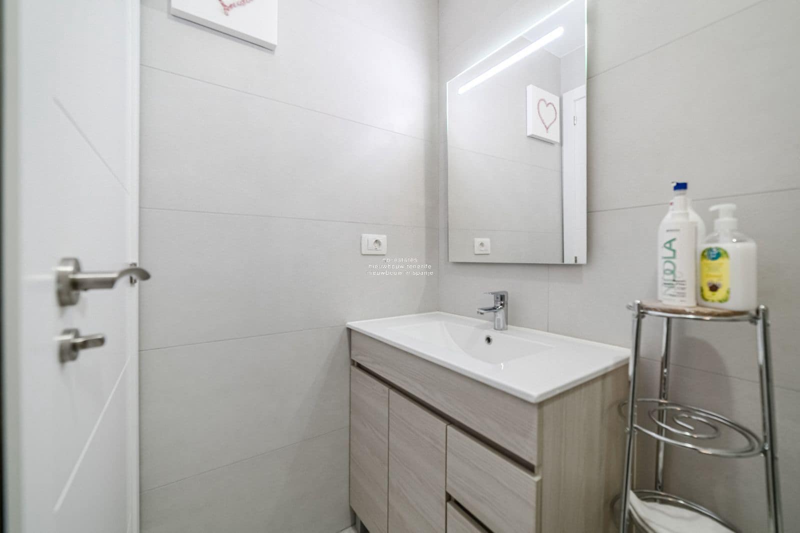 1 slaapkamer Flat te koop in Palm-Mar met zwembad garage - € 455.000 (Ref: 9436406)