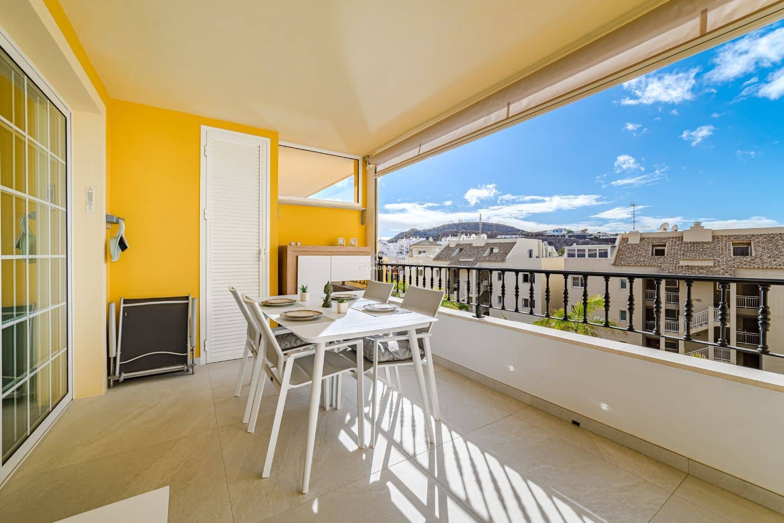 1 slaapkamer Flat te koop in Palm-Mar met zwembad garage - € 455.000 (Ref: 9436406)