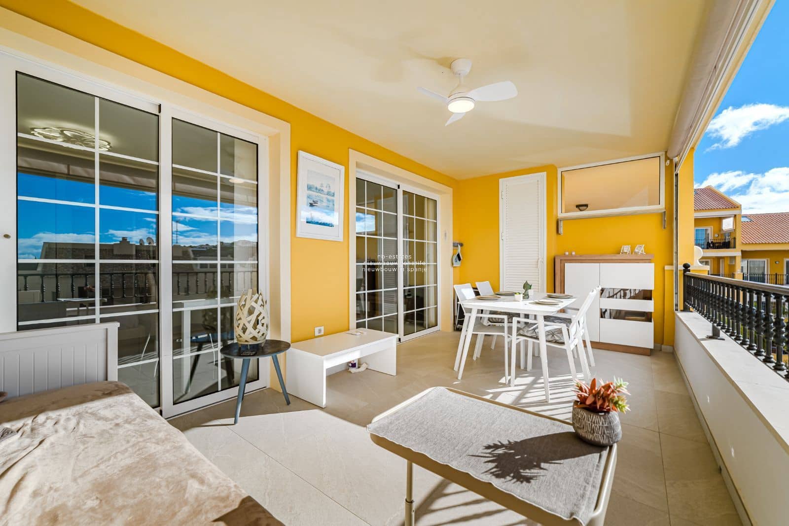 1 slaapkamer Flat te koop in Palm-Mar met zwembad garage - € 455.000 (Ref: 9436406)