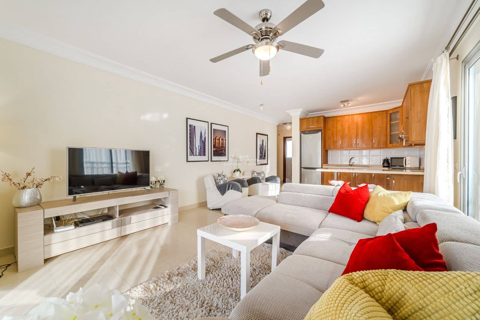 Piso de 1 habitación en Palm-Mar en venta con piscina garaje - 325.000 € (Ref: 9436536)