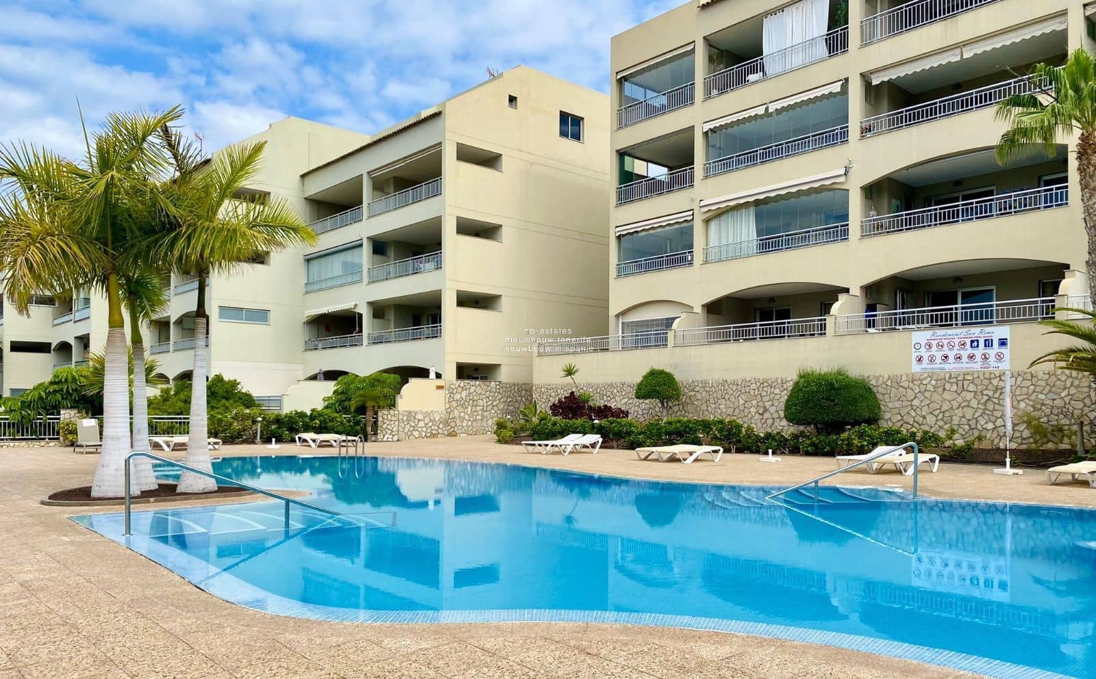 Piso de 1 habitación en Palm-Mar en venta con piscina garaje - 325.000 € (Ref: 9436536)