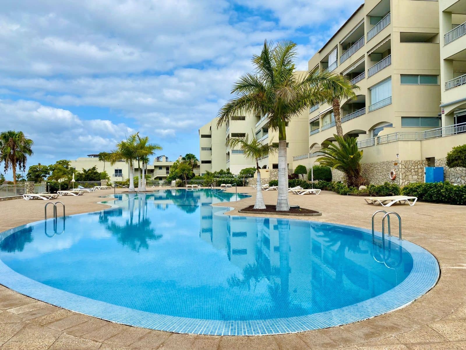 Piso de 1 habitación en Palm-Mar en venta con piscina garaje - 325.000 € (Ref: 9436536)