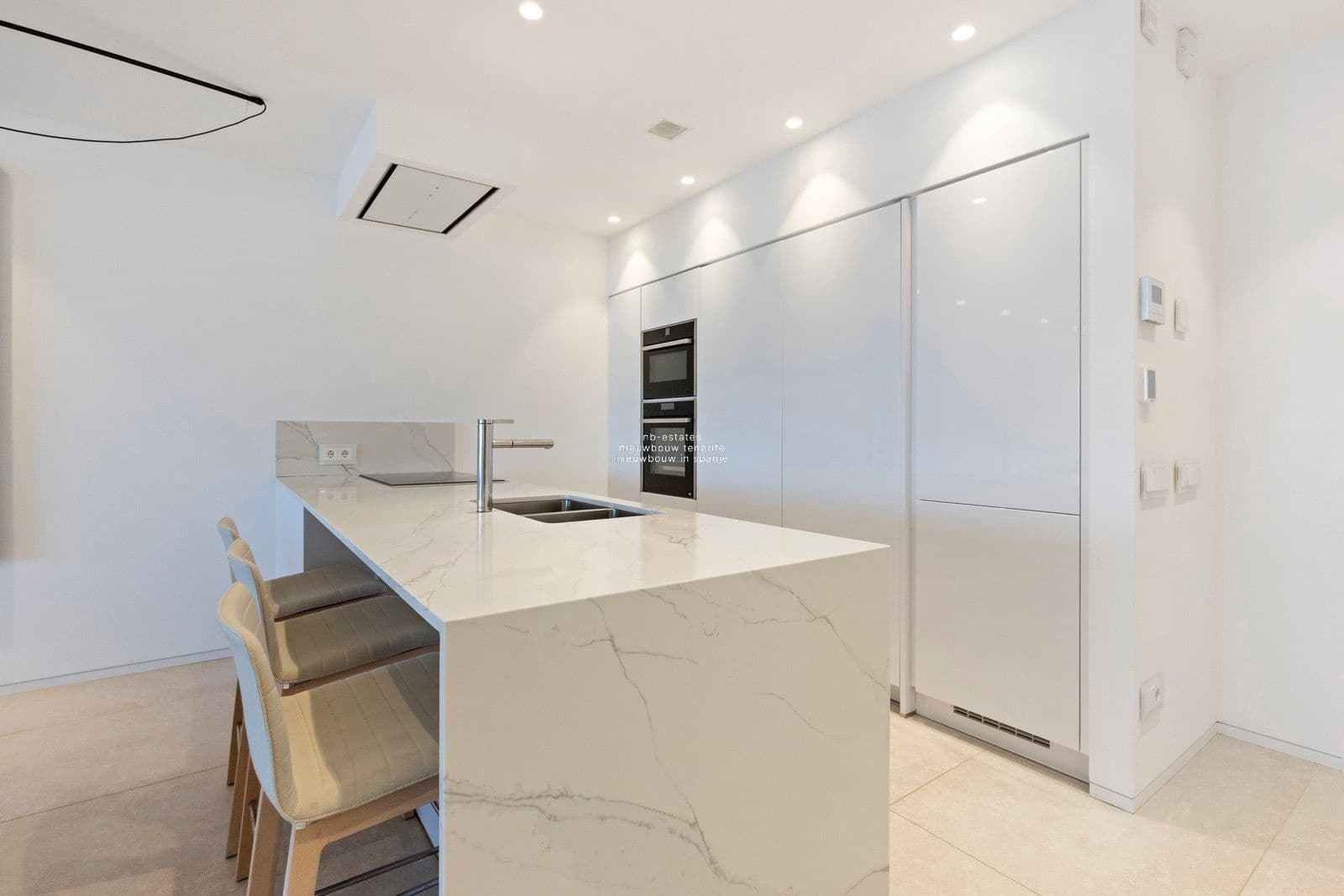 3 Zimmer Penthouse zu verkaufen in Palm-Mar mit Pool Garage - 1.950.000 € (Ref: 9470619)