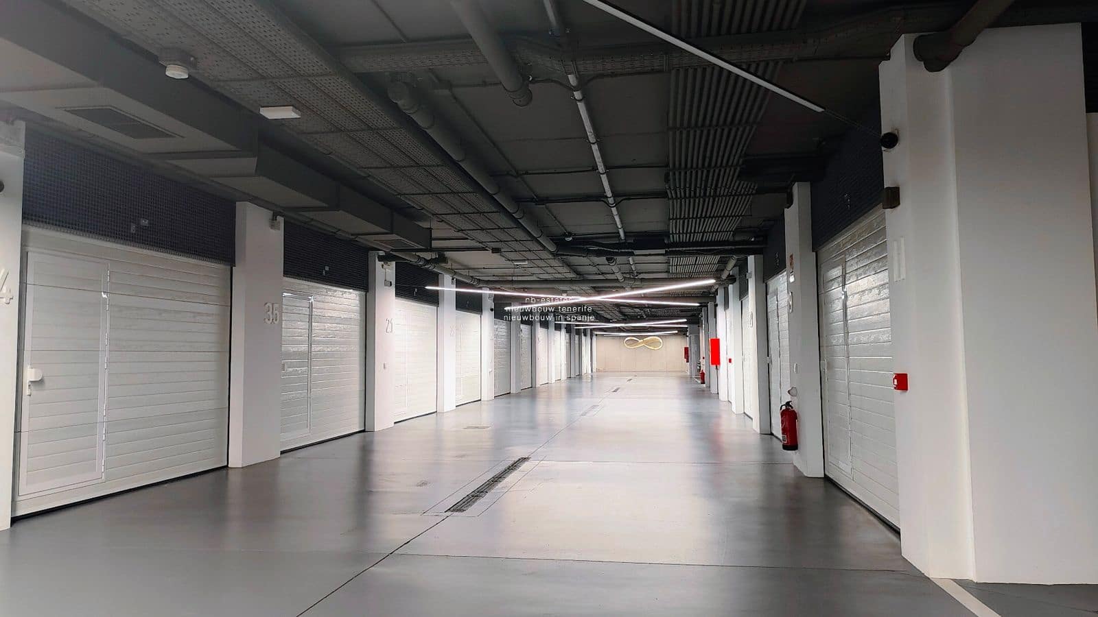 3 slaapkamer Penthouse te koop in Palm-Mar met zwembad garage - € 1.950.000 (Ref: 9470619)