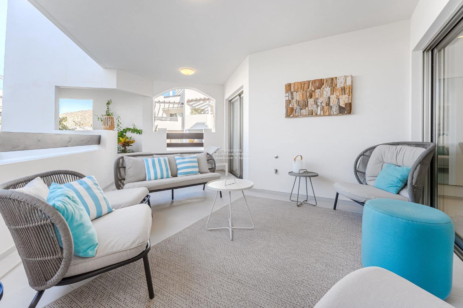 2 bedroom Flat for sale in Palm-Mar with pool garage - € 615,000 (Ref: 9493895)