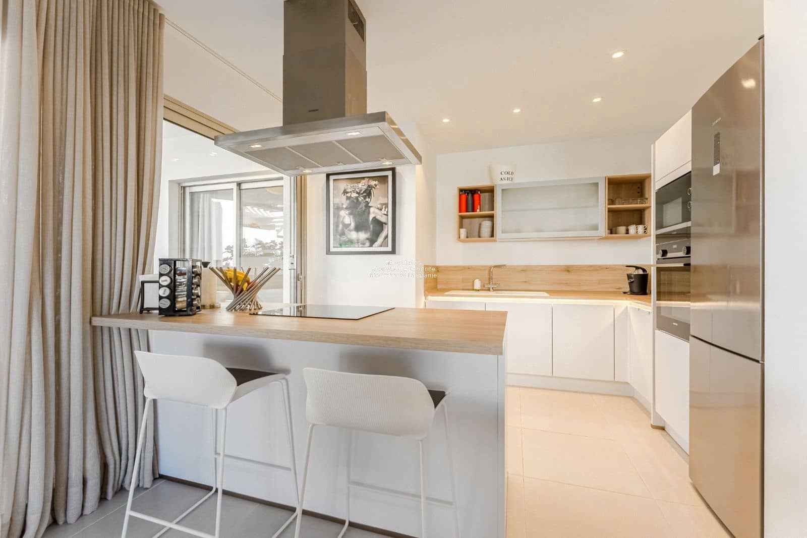 2 bedroom Flat for sale in Palm-Mar with pool garage - € 615,000 (Ref: 9493895)