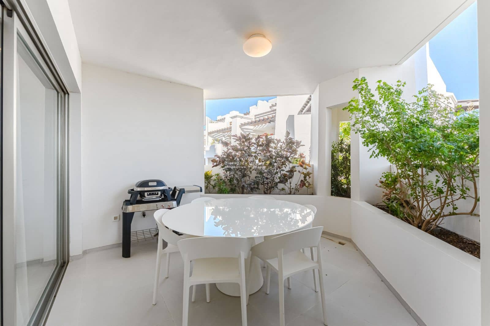 2 bedroom Flat for sale in Palm-Mar with pool garage - € 615,000 (Ref: 9493895)