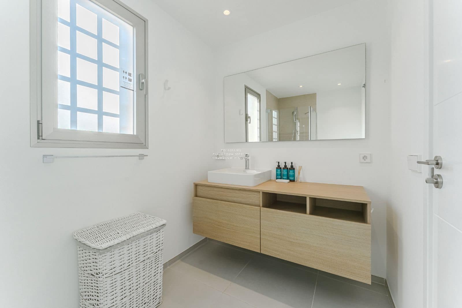 2 bedroom Flat for sale in Palm-Mar with pool garage - € 615,000 (Ref: 9493895)