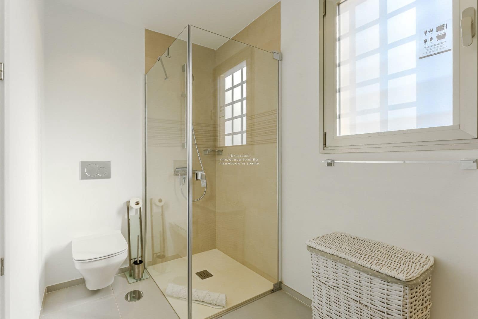 2 bedroom Flat for sale in Palm-Mar with pool garage - € 615,000 (Ref: 9493895)