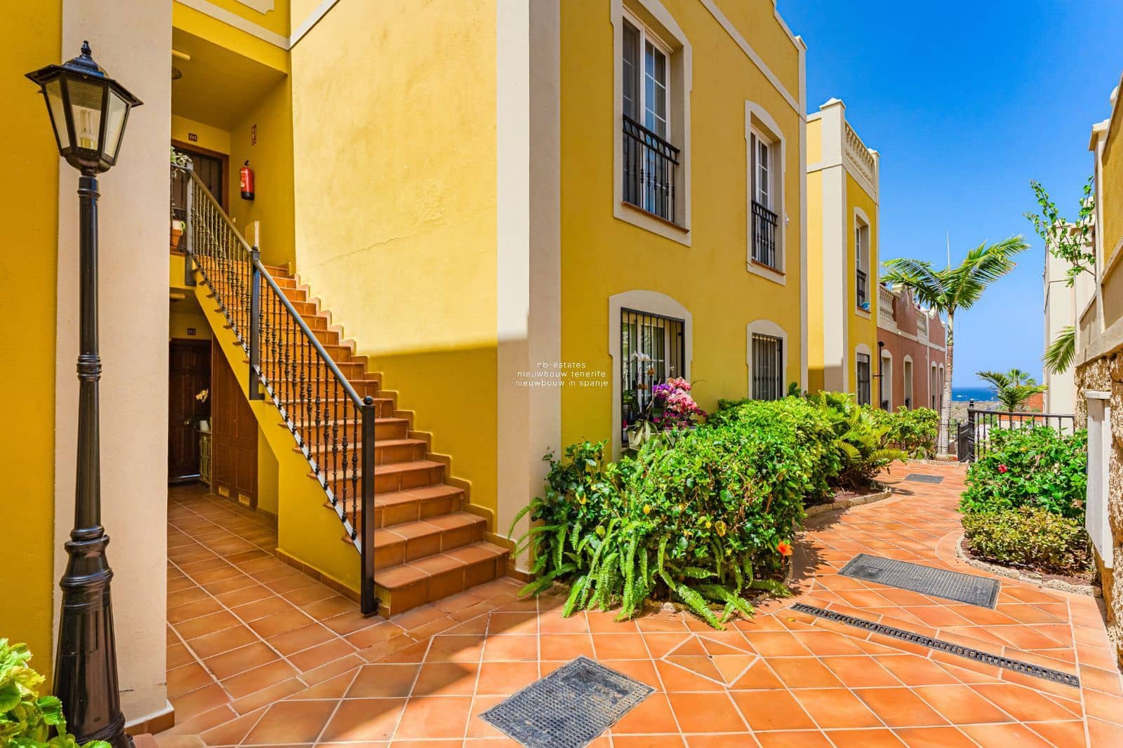 2 bedroom Flat for sale in Palm-Mar with pool garage - € 393,000 (Ref: 9496542)