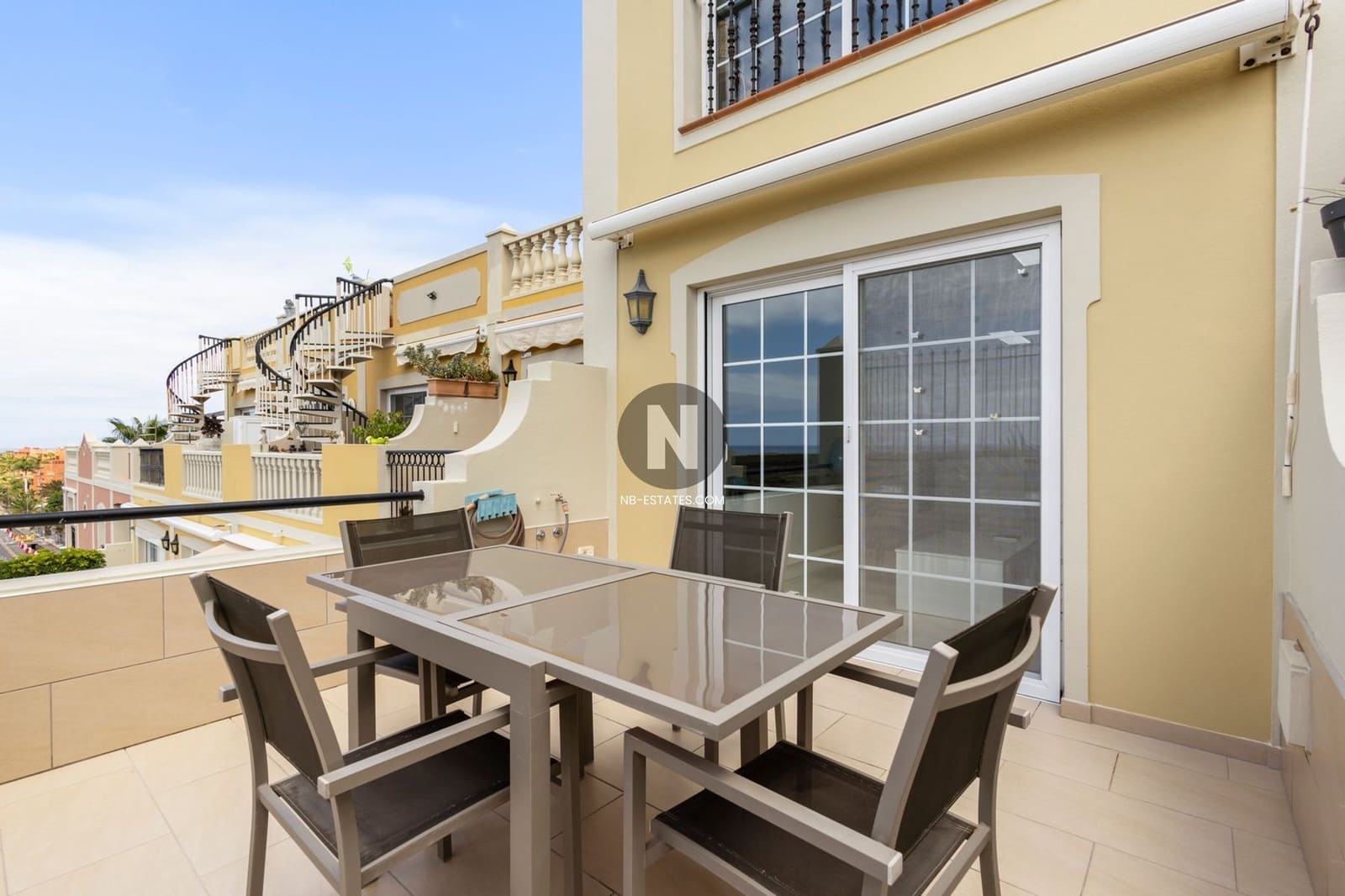 2 bedroom Flat for sale in Palm-Mar with pool garage - € 393,000 (Ref: 9496542)