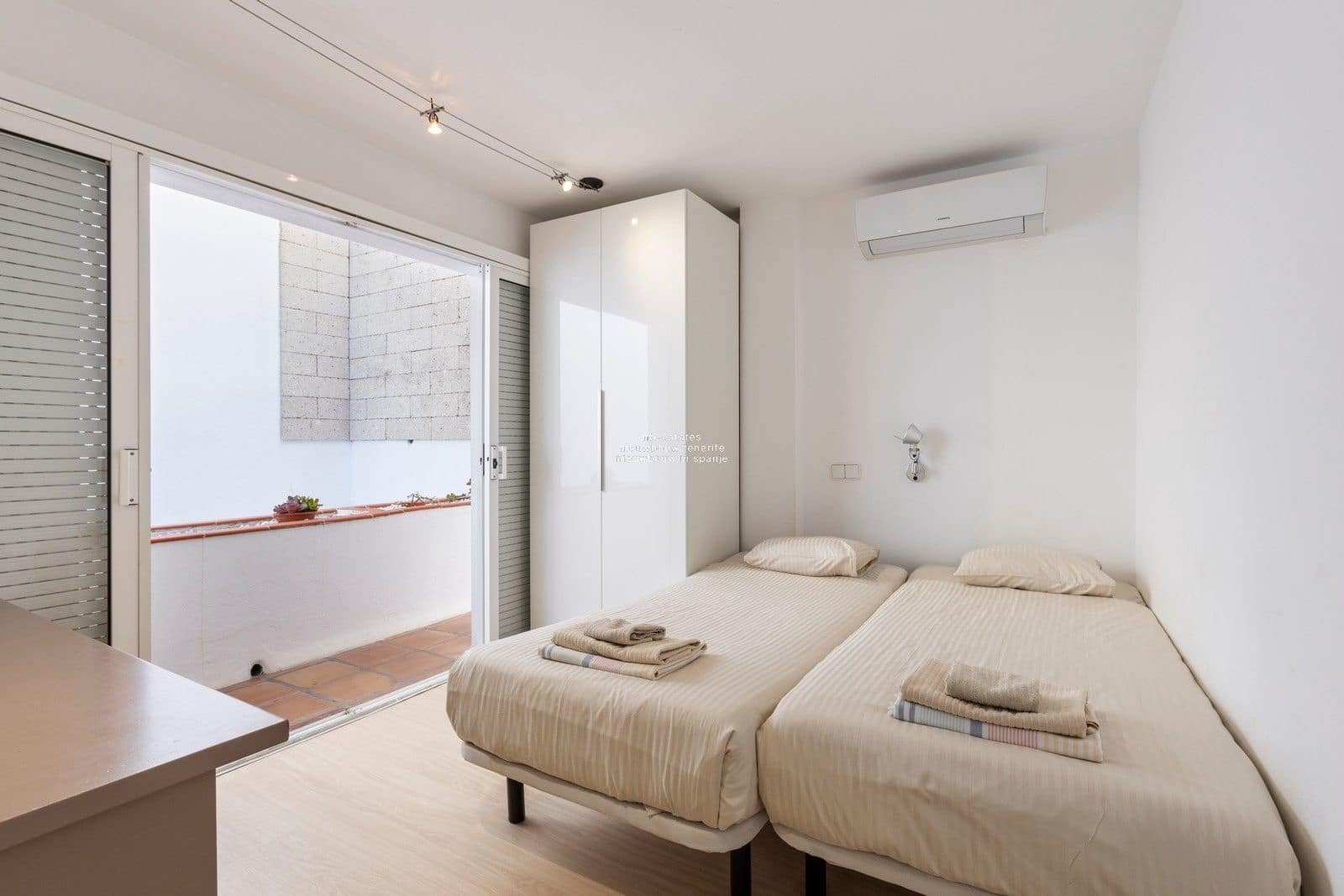 5 soverom Villa til salgs i Costa Adeje med svømmebasseng garasje - € 1 700 000 (Ref: 9499504)