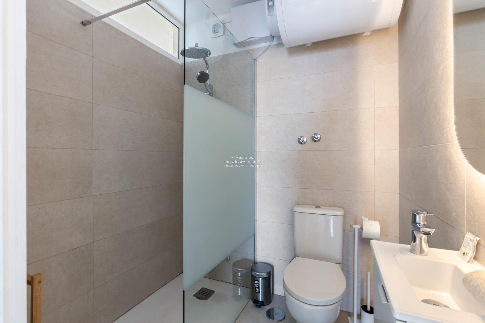 5 soverom Villa til salgs i Costa Adeje med svømmebasseng garasje - € 1 700 000 (Ref: 9499504)