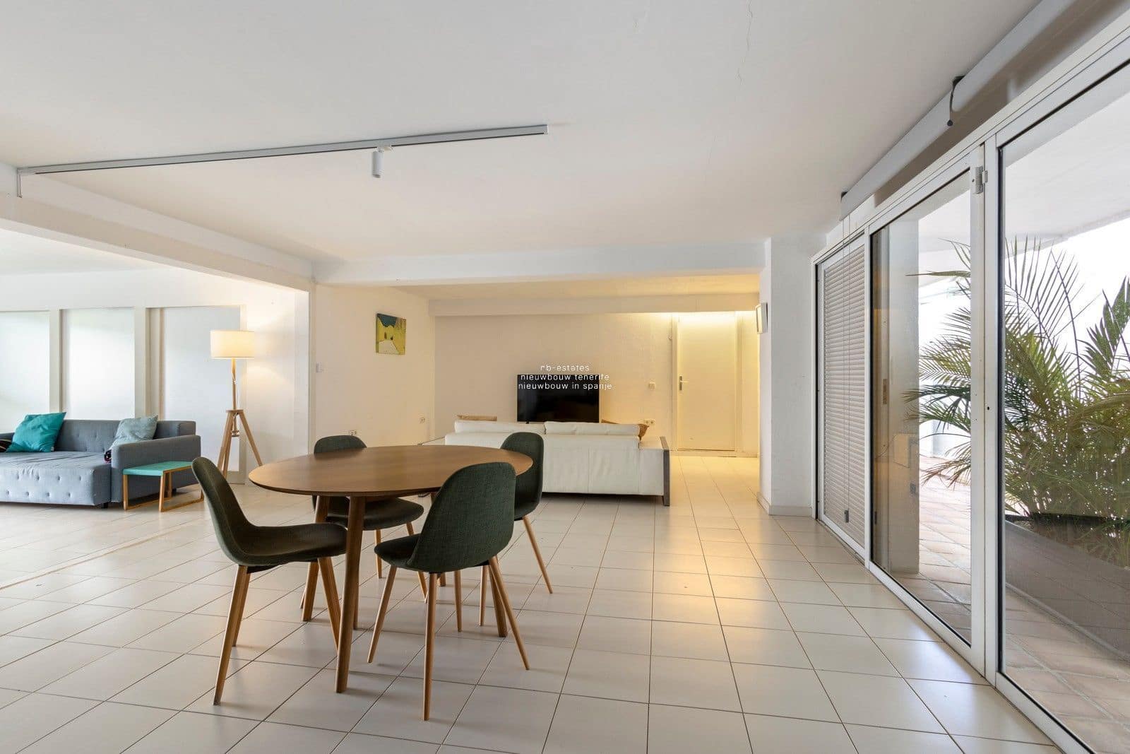 5 soverom Villa til salgs i Costa Adeje med svømmebasseng garasje - € 1 700 000 (Ref: 9499504)