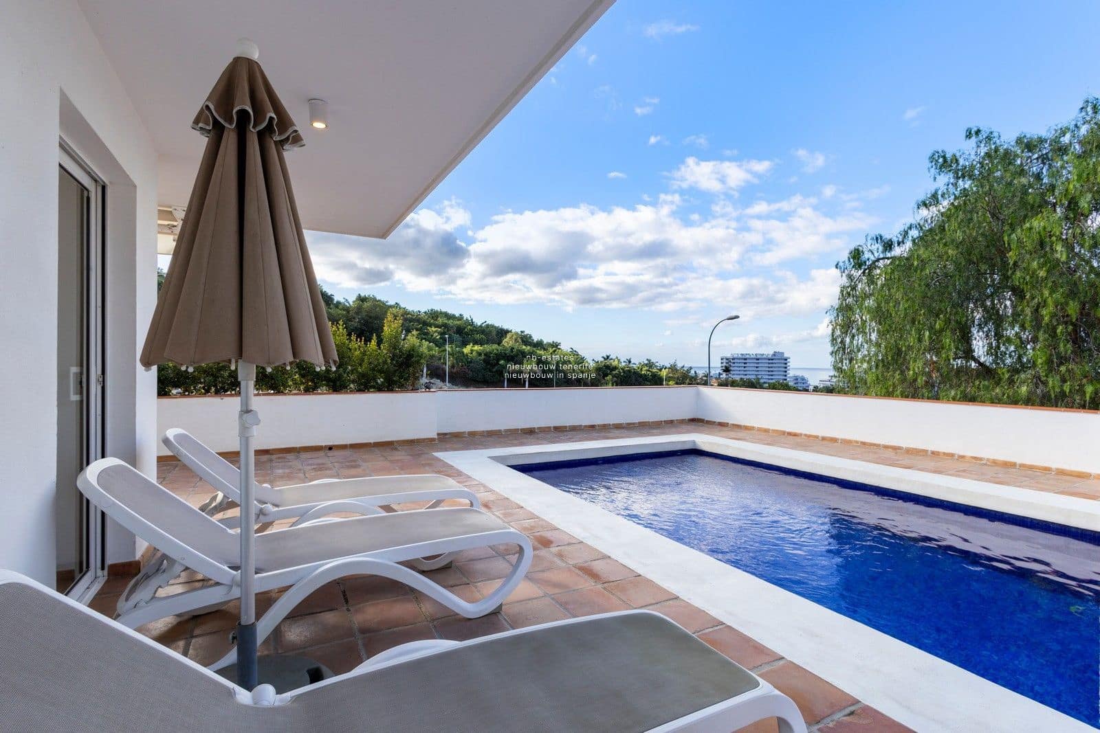 5 soverom Villa til salgs i Costa Adeje med svømmebasseng garasje - € 1 700 000 (Ref: 9499504)