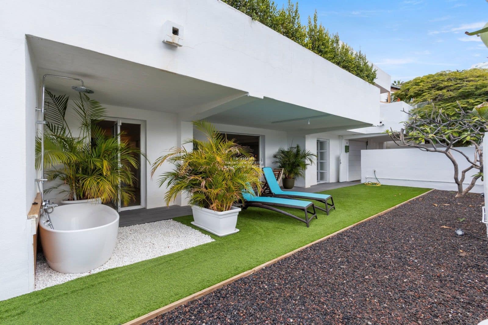 5 soverom Villa til salgs i Costa Adeje med svømmebasseng garasje - € 1 700 000 (Ref: 9499504)