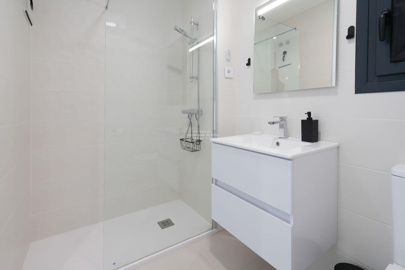 2 bedroom Flat for sale in Pilar de la Horadada with pool garage - € 300,000 (Ref: 9499954)