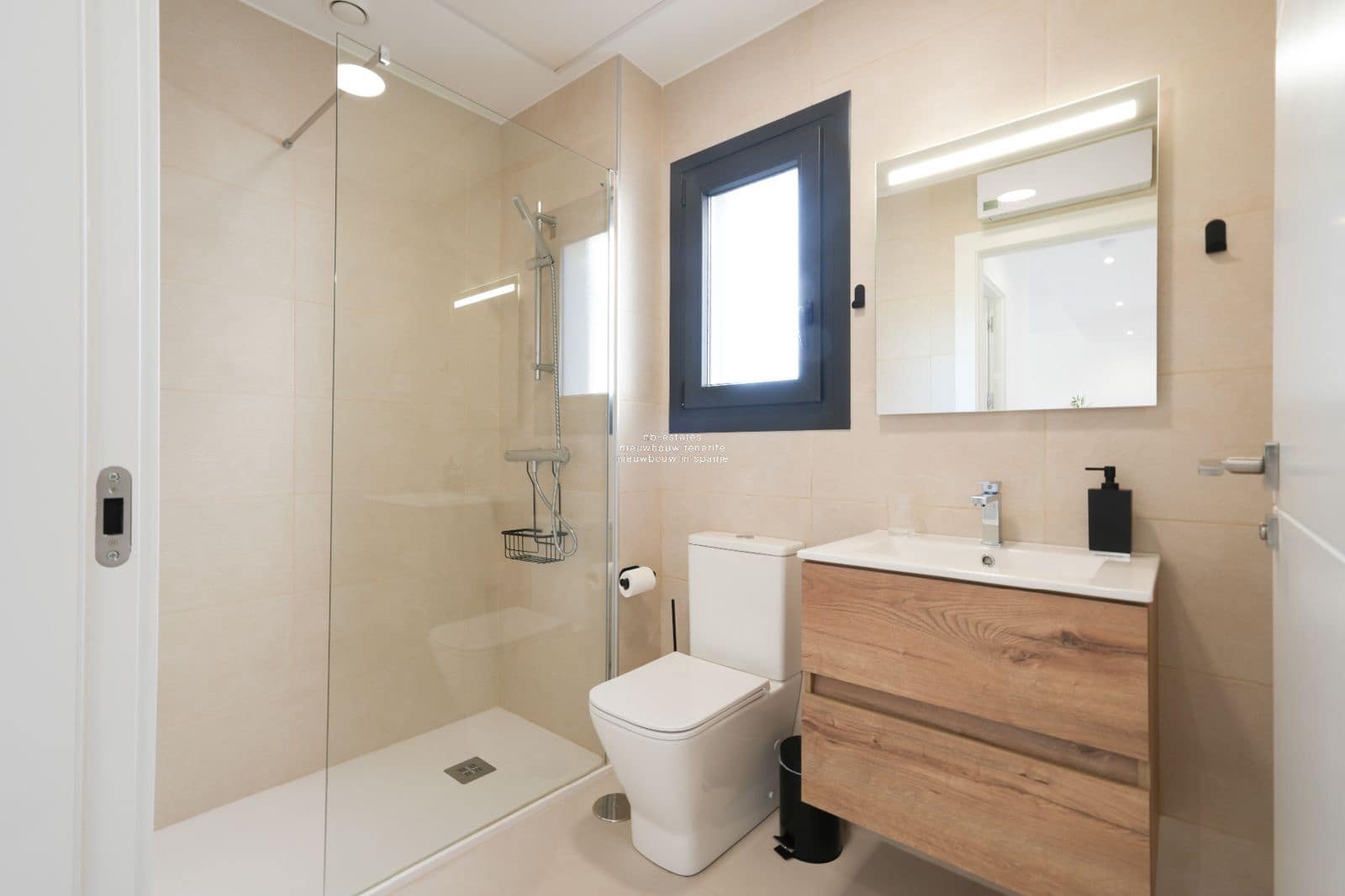 2 bedroom Flat for sale in Pilar de la Horadada with pool garage - € 300,000 (Ref: 9499954)