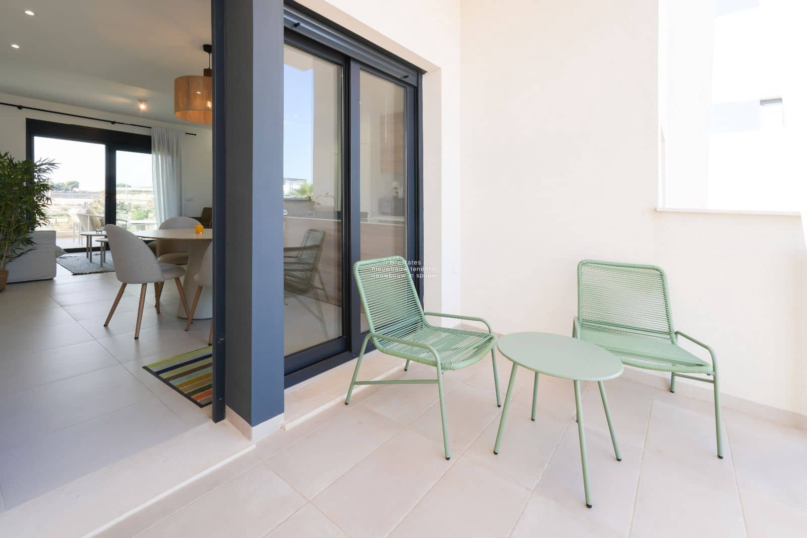 2 bedroom Flat for sale in Pilar de la Horadada with pool garage - € 300,000 (Ref: 9499954)