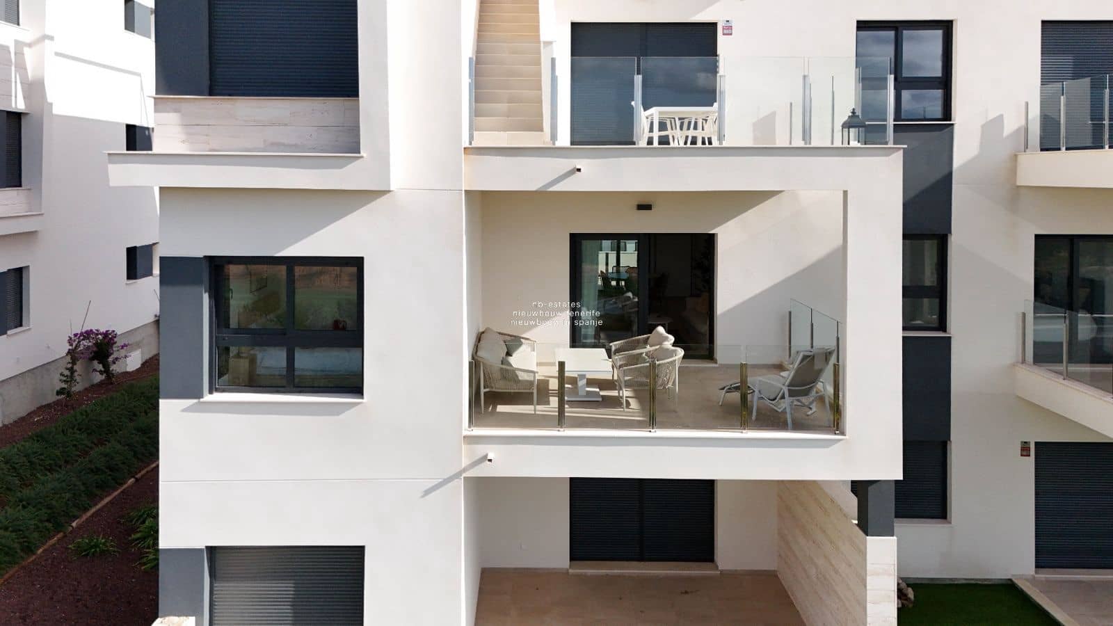 2 bedroom Flat for sale in Pilar de la Horadada with pool garage - € 300,000 (Ref: 9499954)