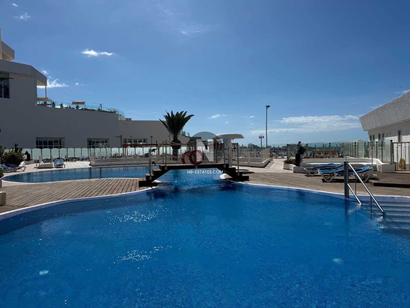 Leilighet til salgs i Costa Adeje med svømmebasseng garasje - € 270 000 (Ref: 9523515)