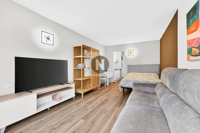 Flat te koop in San Eugenio Bajo, Adeje met zwembad garage - € 270.000 (Ref: 9523515)