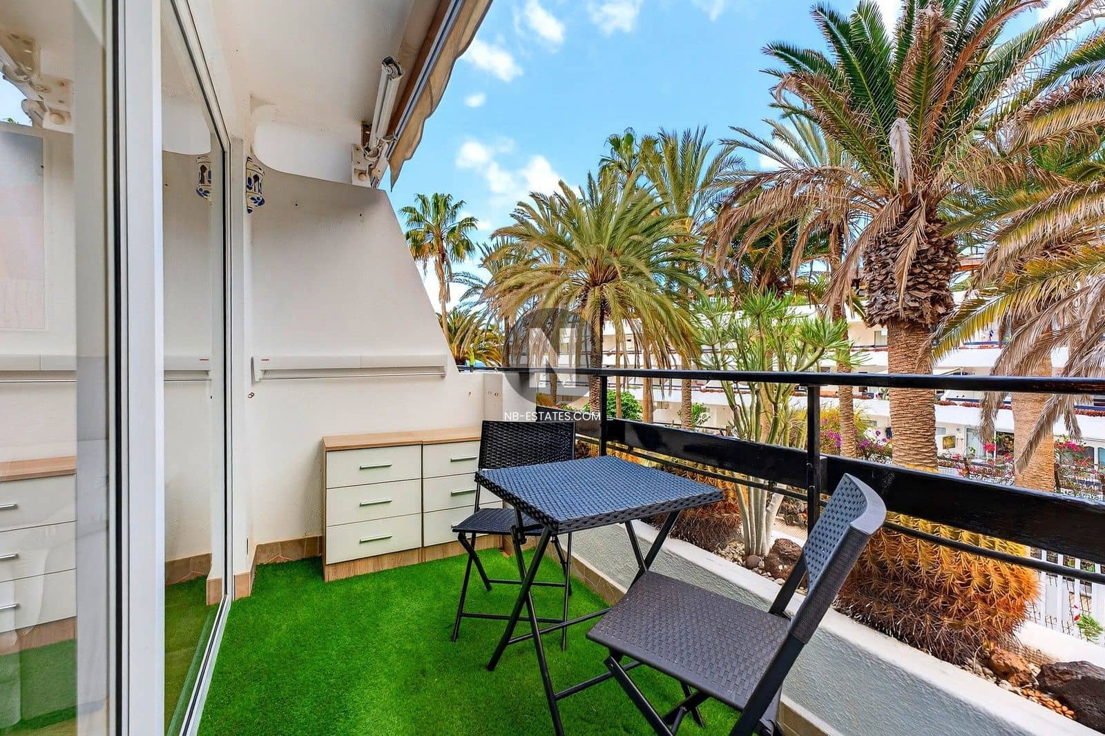 Leilighet til salgs i Costa Adeje med svømmebasseng garasje - € 270 000 (Ref: 9523515)