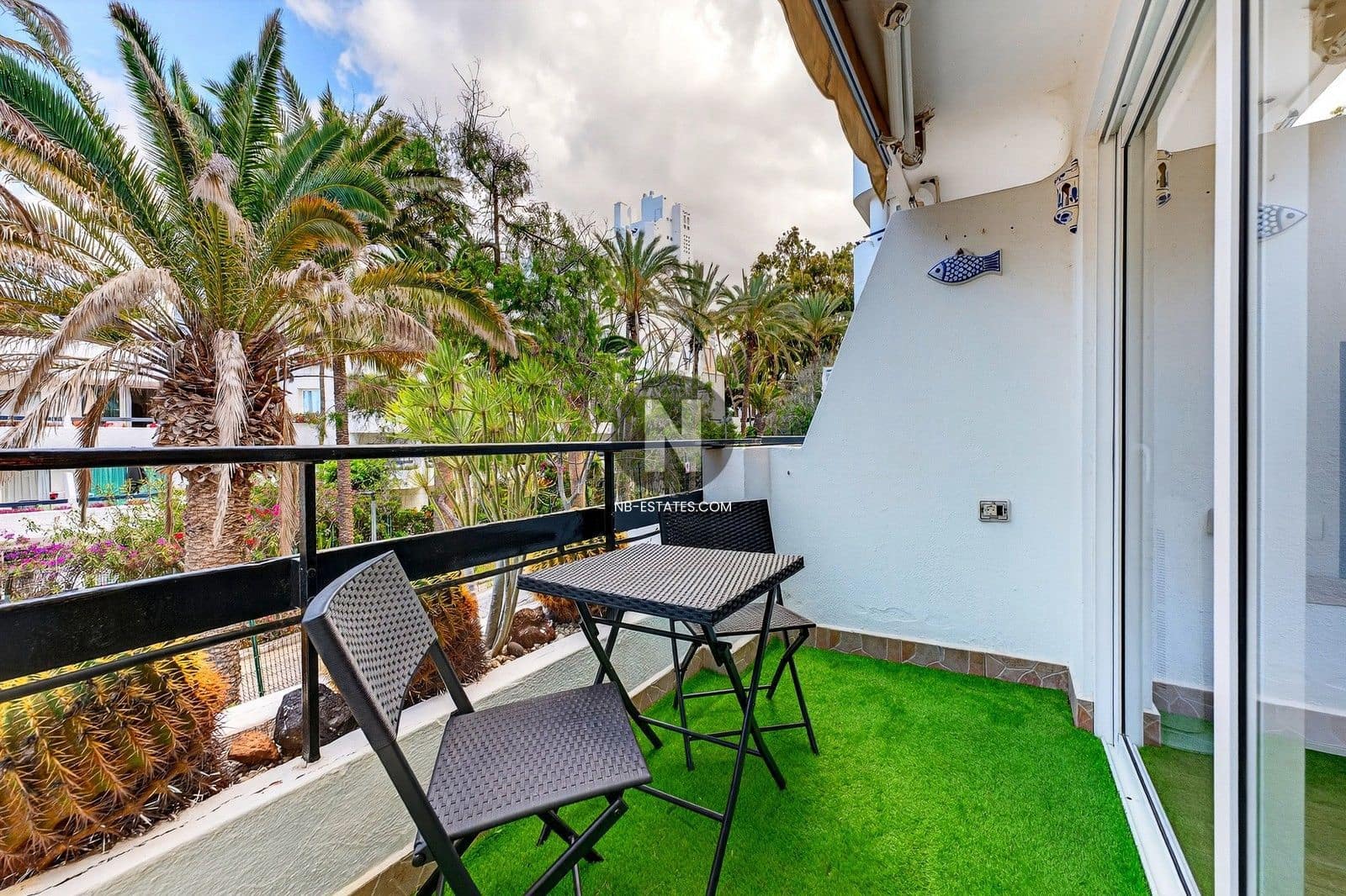 Leilighet til salgs i Costa Adeje med svømmebasseng garasje - € 270 000 (Ref: 9523515)