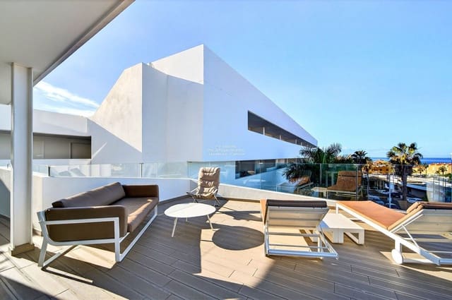 2 soverom Leilighet til salgs i Playa del Duque, Adeje med svømmebasseng garasje - € 695 000 (Ref: 9525522)