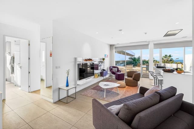 2 soverom Leilighet til salgs i Playa del Duque, Adeje med svømmebasseng garasje - € 695 000 (Ref: 9525522)