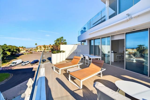 2 soverom Leilighet til salgs i Playa del Duque, Adeje med svømmebasseng garasje - € 695 000 (Ref: 9525522)