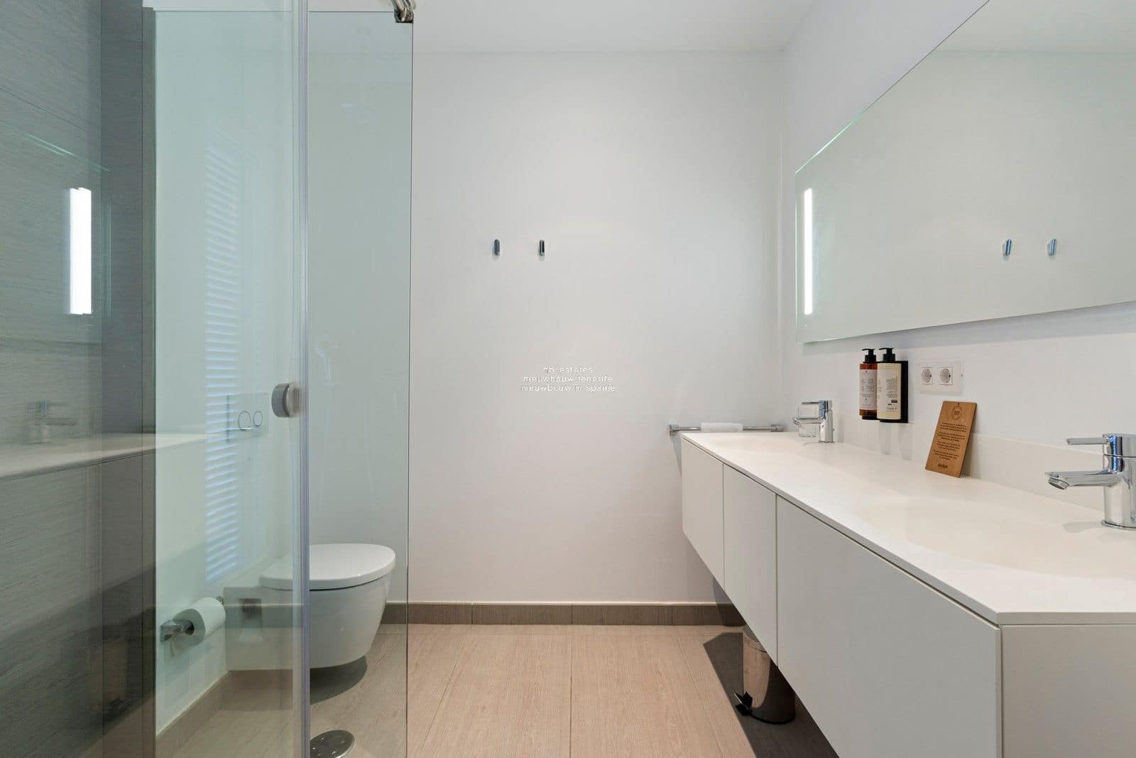 2 slaapkamer Flat te koop in Costa Adeje met zwembad garage - € 1.200.000 (Ref: 9532589)