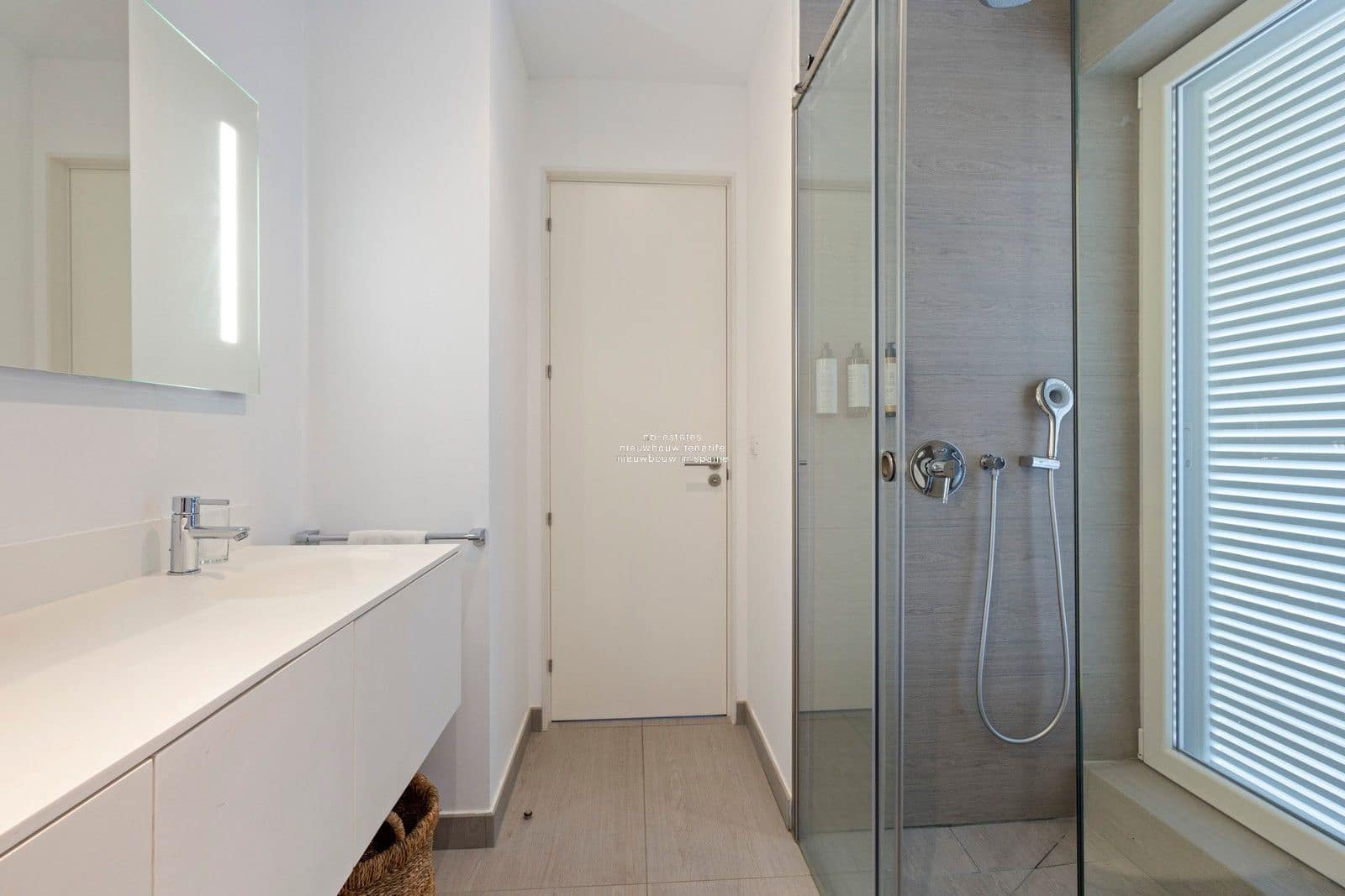 2 slaapkamer Flat te koop in Costa Adeje met zwembad garage - € 1.200.000 (Ref: 9532589)