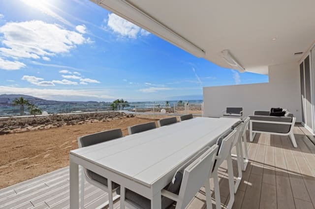 2 slaapkamer Flat te koop in Playa del Duque, Adeje met zwembad garage - € 1.200.000 (Ref: 9532589)