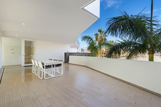 2 slaapkamer Flat te koop in Playa del Duque, Adeje met zwembad garage - € 1.200.000 (Ref: 9532589)