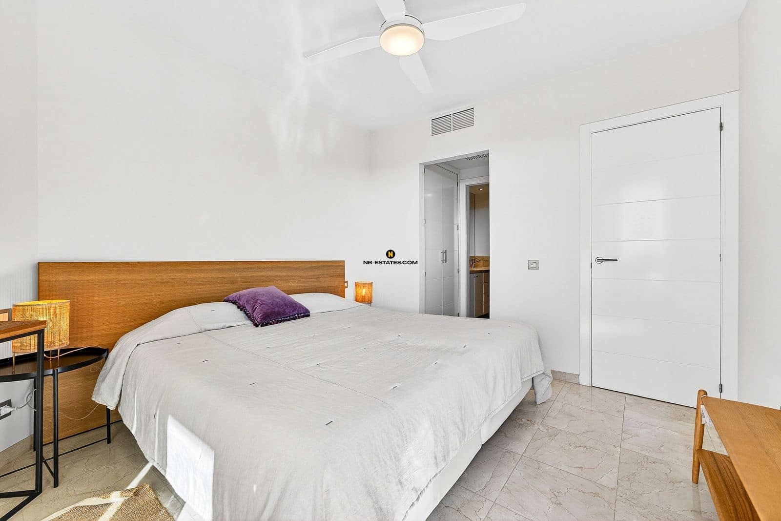 2 soverom Leilighet til salgs i Palm-Mar med svømmebasseng garasje - € 885 000 (Ref: 9559098)