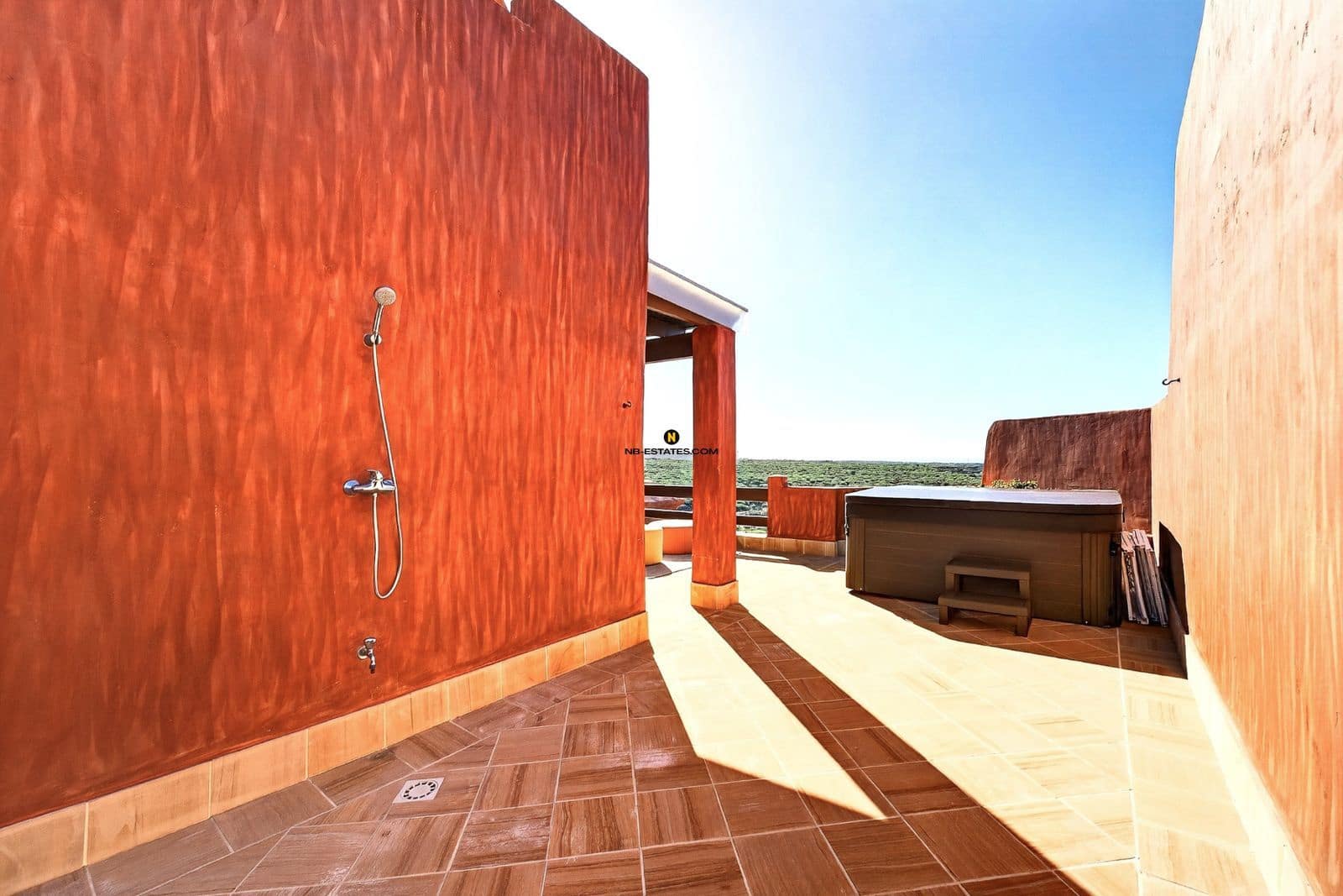 2 soverom Leilighet til salgs i Palm-Mar med svømmebasseng garasje - € 885 000 (Ref: 9559098)