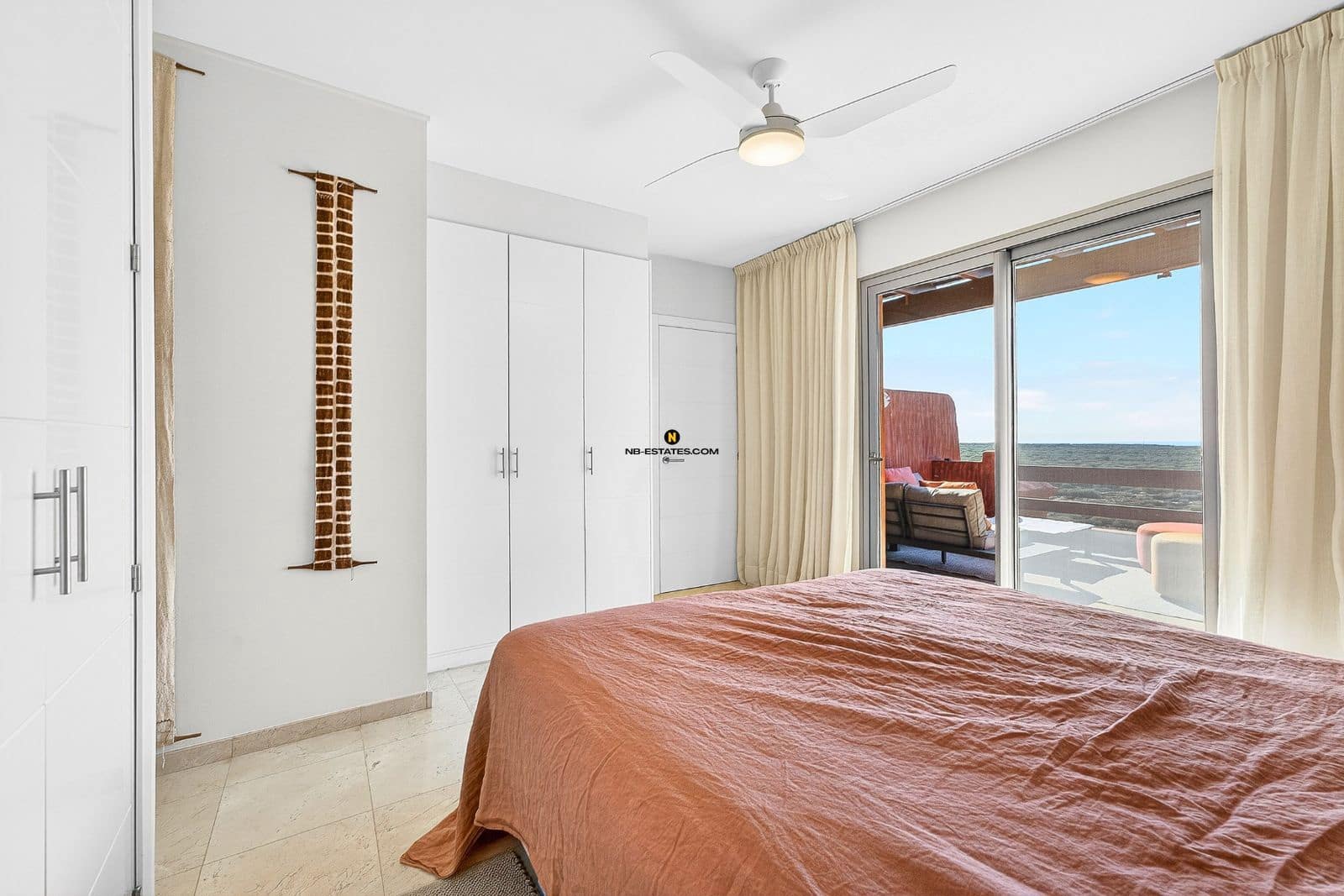 2 soverom Leilighet til salgs i Palm-Mar med svømmebasseng garasje - € 885 000 (Ref: 9559098)