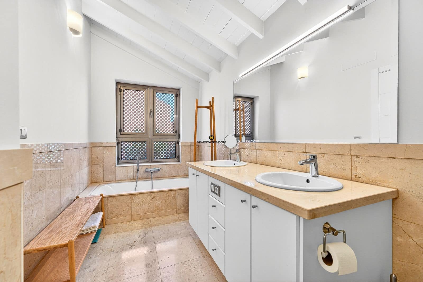 2 soverom Leilighet til salgs i Palm-Mar med svømmebasseng garasje - € 885 000 (Ref: 9559098)