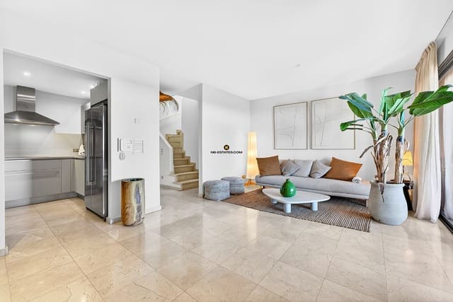 2 soverom Leilighet til salgs i Palm-Mar, Arona med svømmebasseng garasje - € 885 000 (Ref: 9559098)