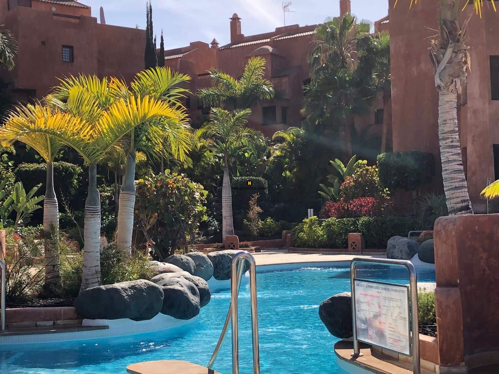 2 soverom Leilighet til salgs i Palm-Mar med svømmebasseng garasje - € 885 000 (Ref: 9559098)